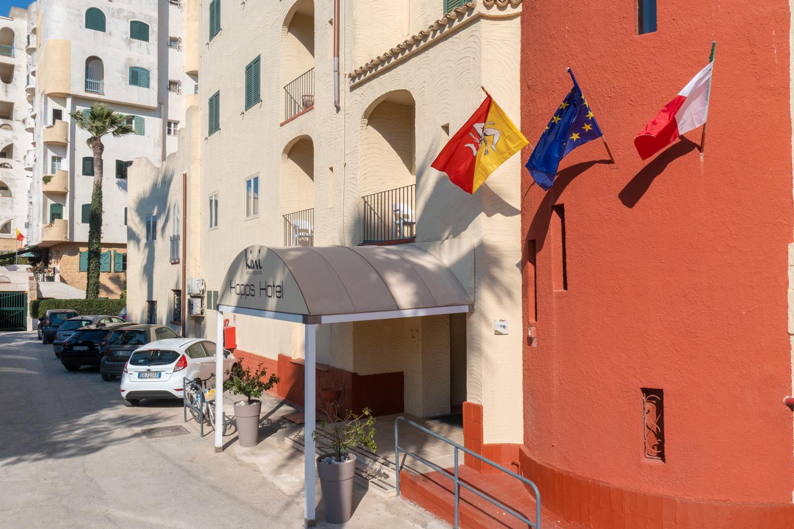 Hotel Hopps مازارا ديل فالو المظهر الخارجي الصورة